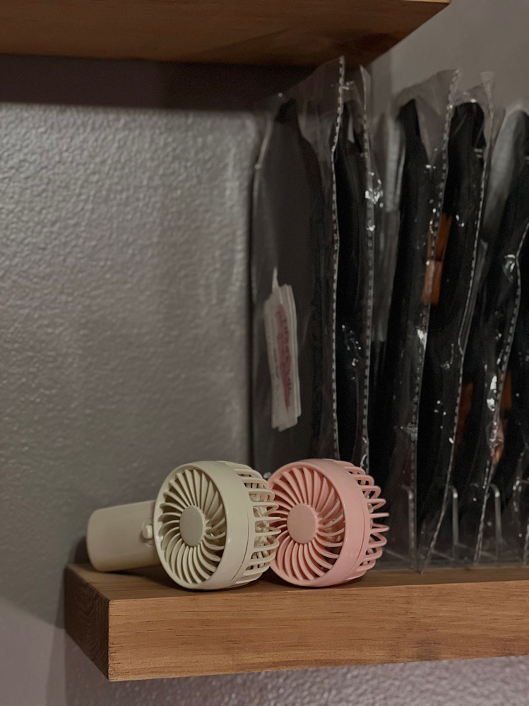 Battery Powered Fan (pink/white)