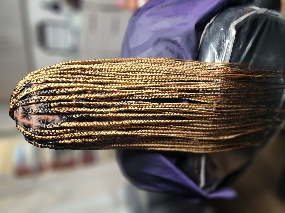 Knotless Box Braids Medium