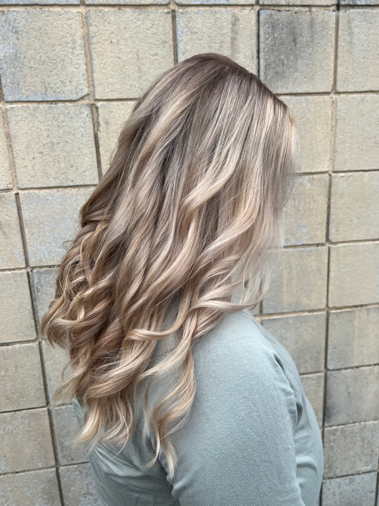 ⭐️ LUXURY LIVED IN BLONDE