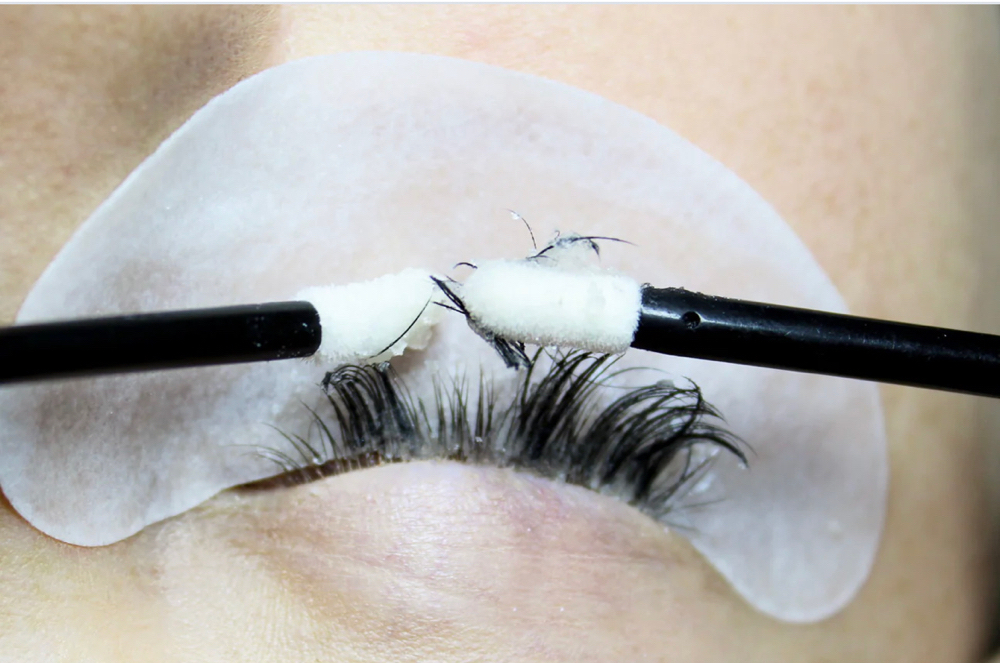 Lash Removal