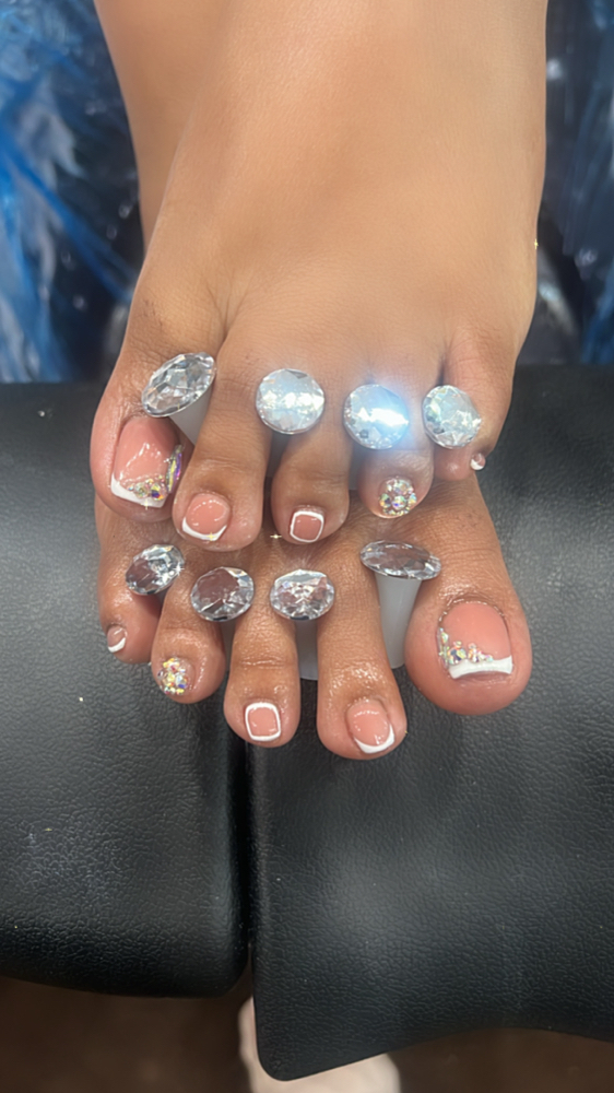 No-Chip Pedicure at Lavvish Nails in Oak Park, IL