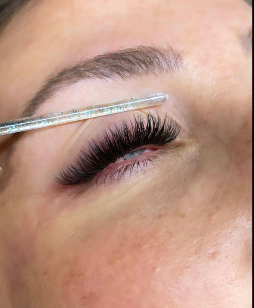 Volume Full Set Lash Extentions