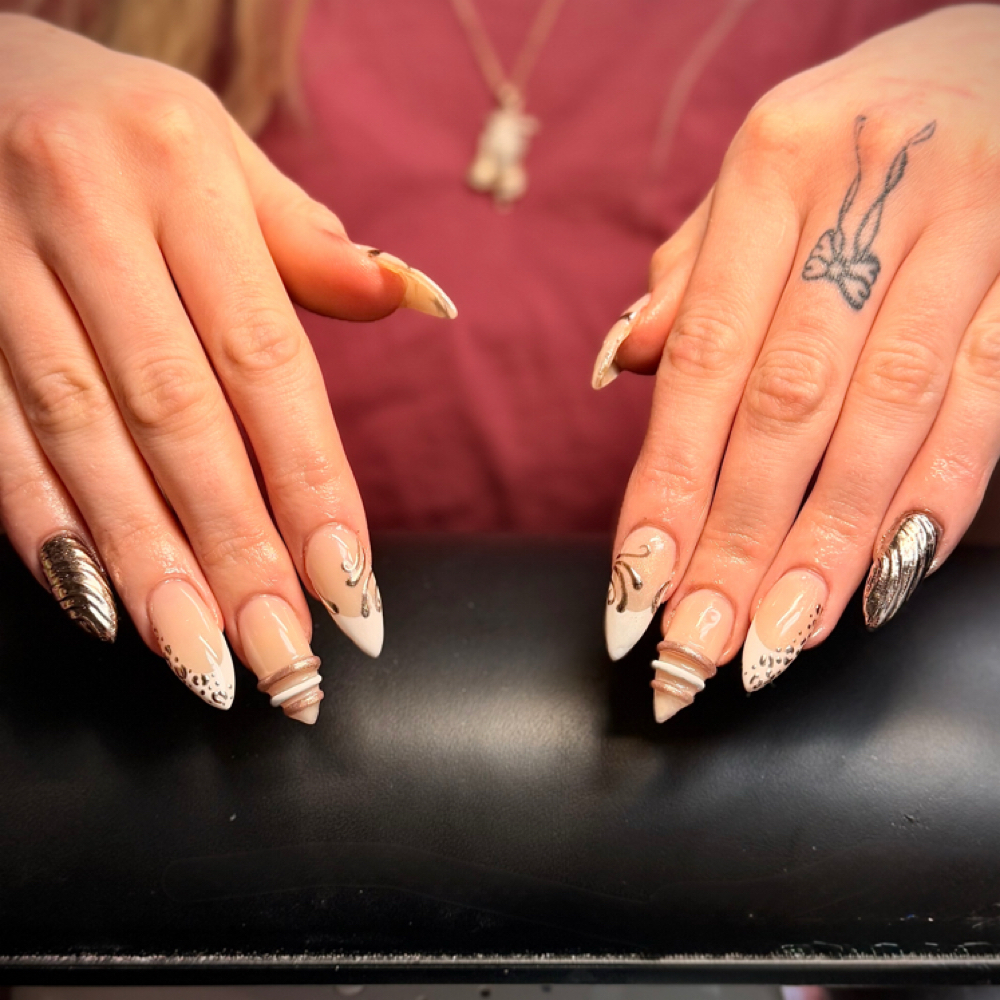 Builder gel/Hard gel w/ tips at NailsbySierrakay in Boardman, OH