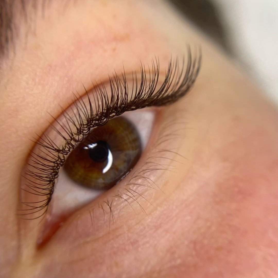 Extended Classic Refill (4+ Weeks) at ES BEAUTY HUB in Roswell, GA