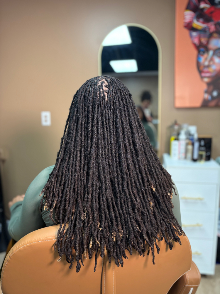 Mid-back Loc Re-twist