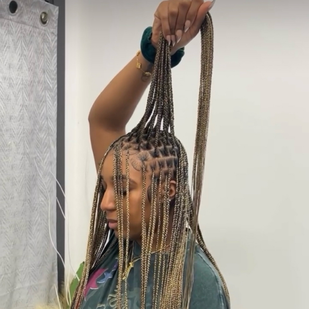 Small Medium Knotless at The Mane Hause in Stone Montain GA, GA