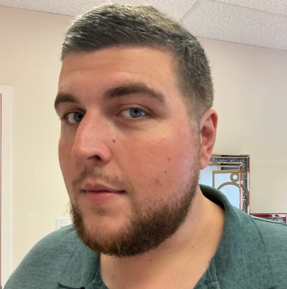 Haircut Mens at Echelon Beauty and Glam Bar in Dallas, TX