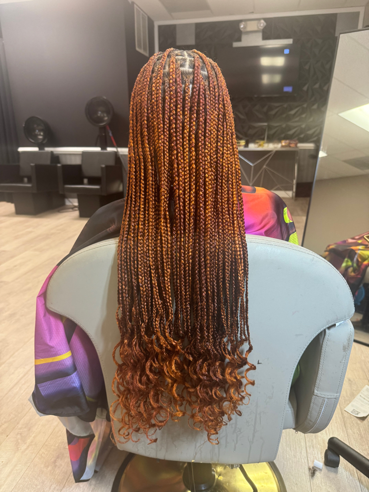 Medium Knotless Waistlength