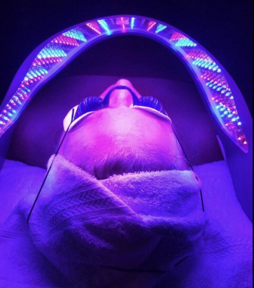 Led light therapy facial