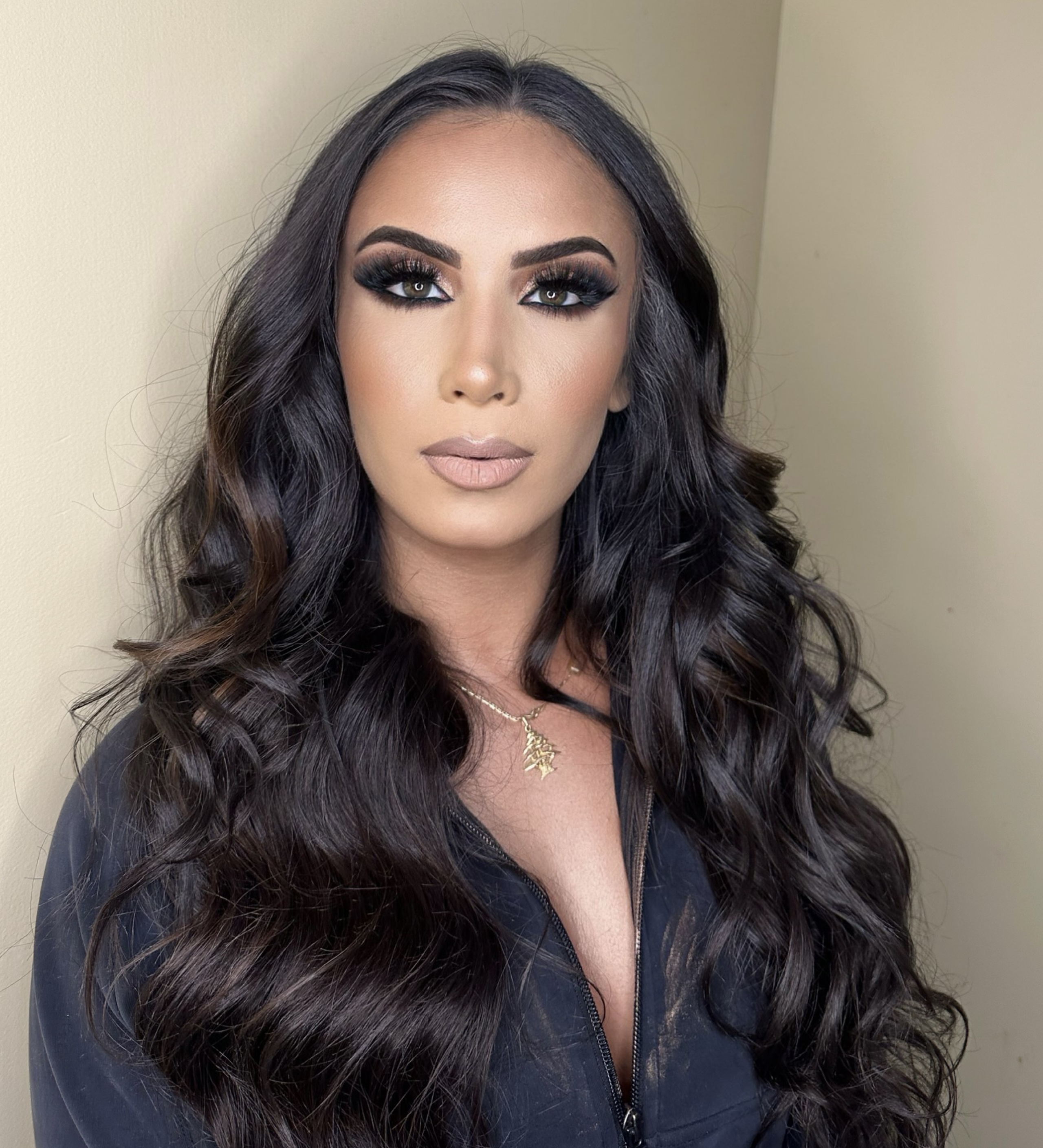 DRAMATIC GLAM