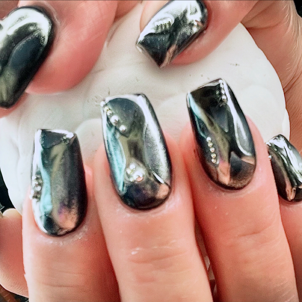 Chrome Powder at Viziatta Nails in Philadelphia, PA