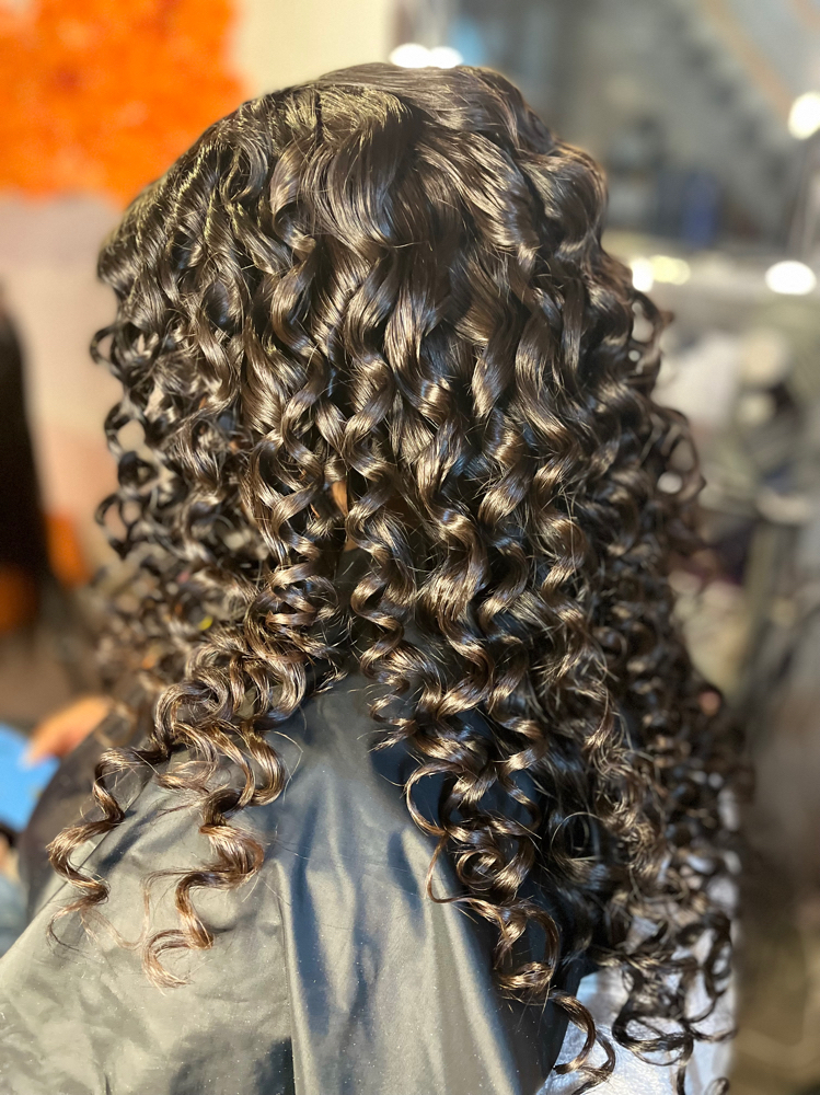 WandKurlz at Malayzian Stylez in Hammond, IN