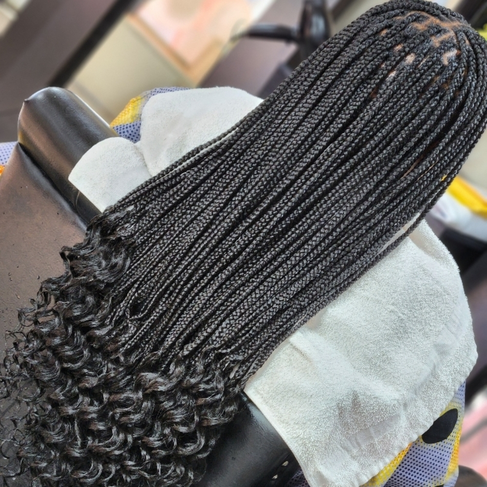 Knotless/curls at MaryamuAfricanbraids in Newark, NJ