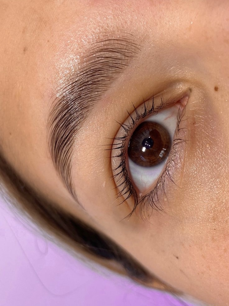 Brow Wax Sculpt