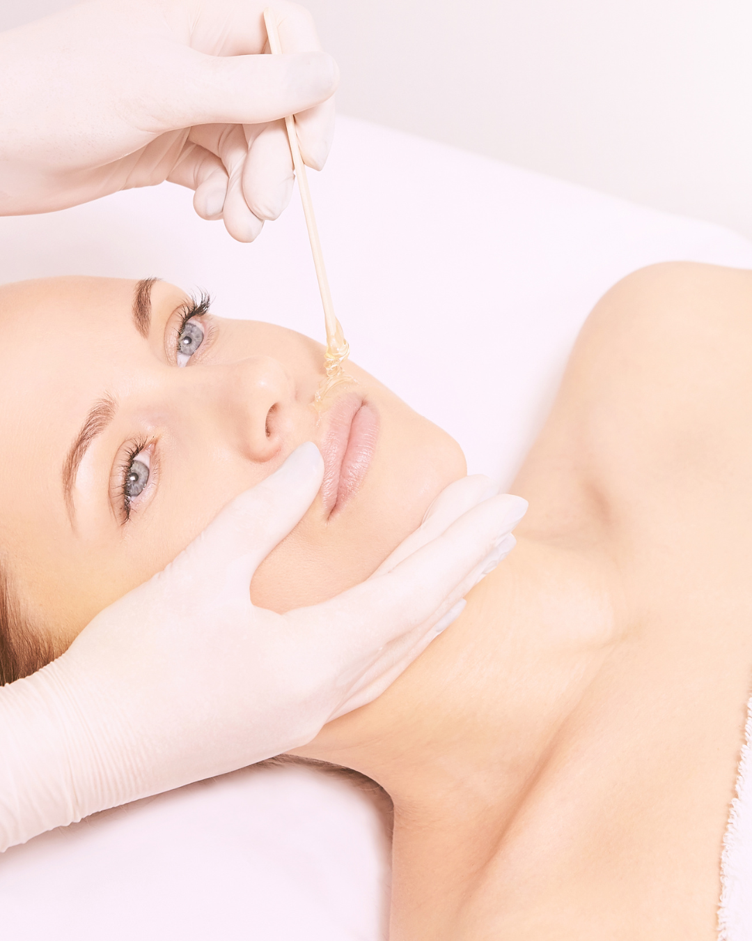 Lip & chin wax