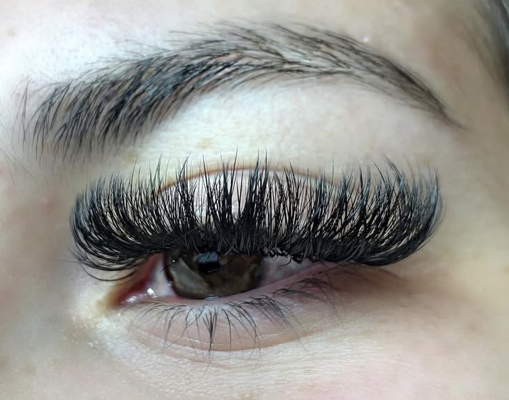Full Set Of Volume Lashes