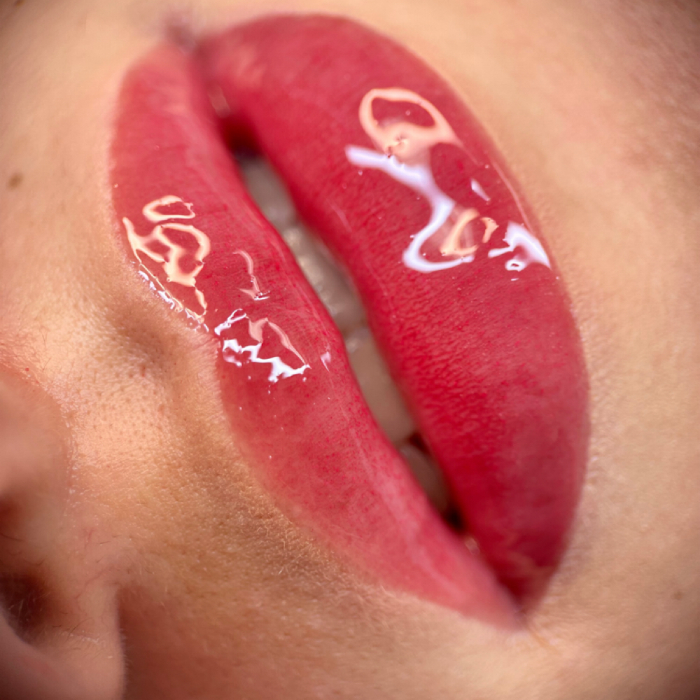 Neutralizaçao Labial at Tayna Smith Beauty Studio in Dracut, MA