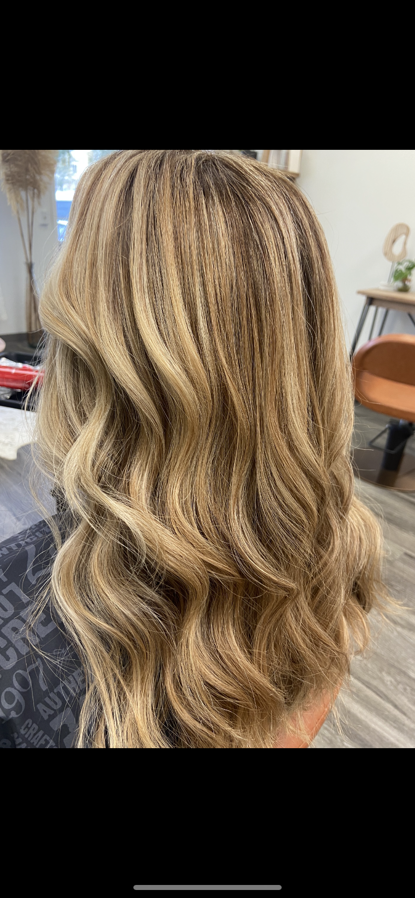 Blowdry style with curls
