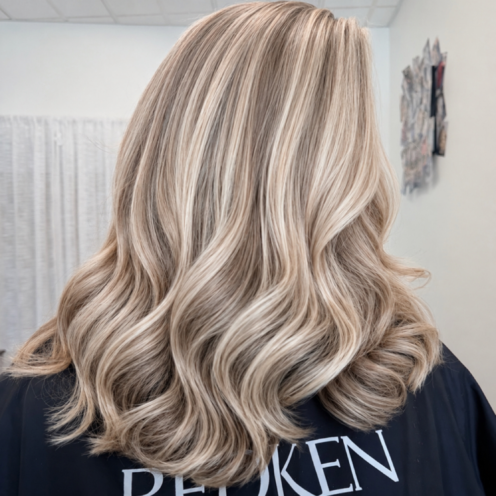 Full Highlights at VIRGINIA MALDONADO HAIRSTYLIST LLC in Stuart, FL