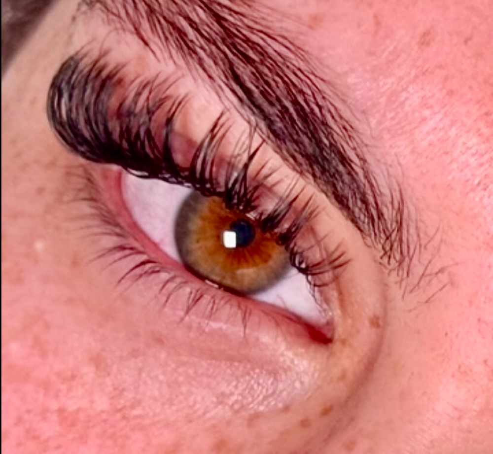 Hybrid 3 Weeks Fill at Lash Out Studio in Wilsonville, OR