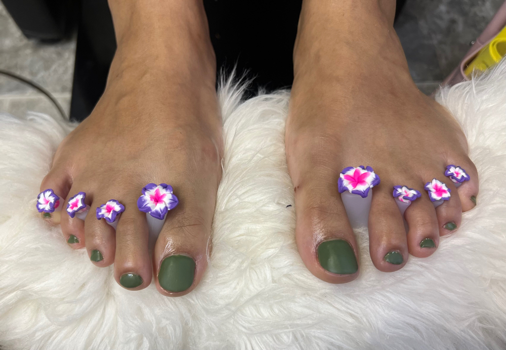 Basic Gel Pedicure