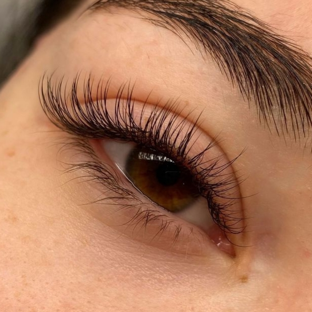 Classic Lash Extensions Full Set at Babyydollbrows in Tampa, FL