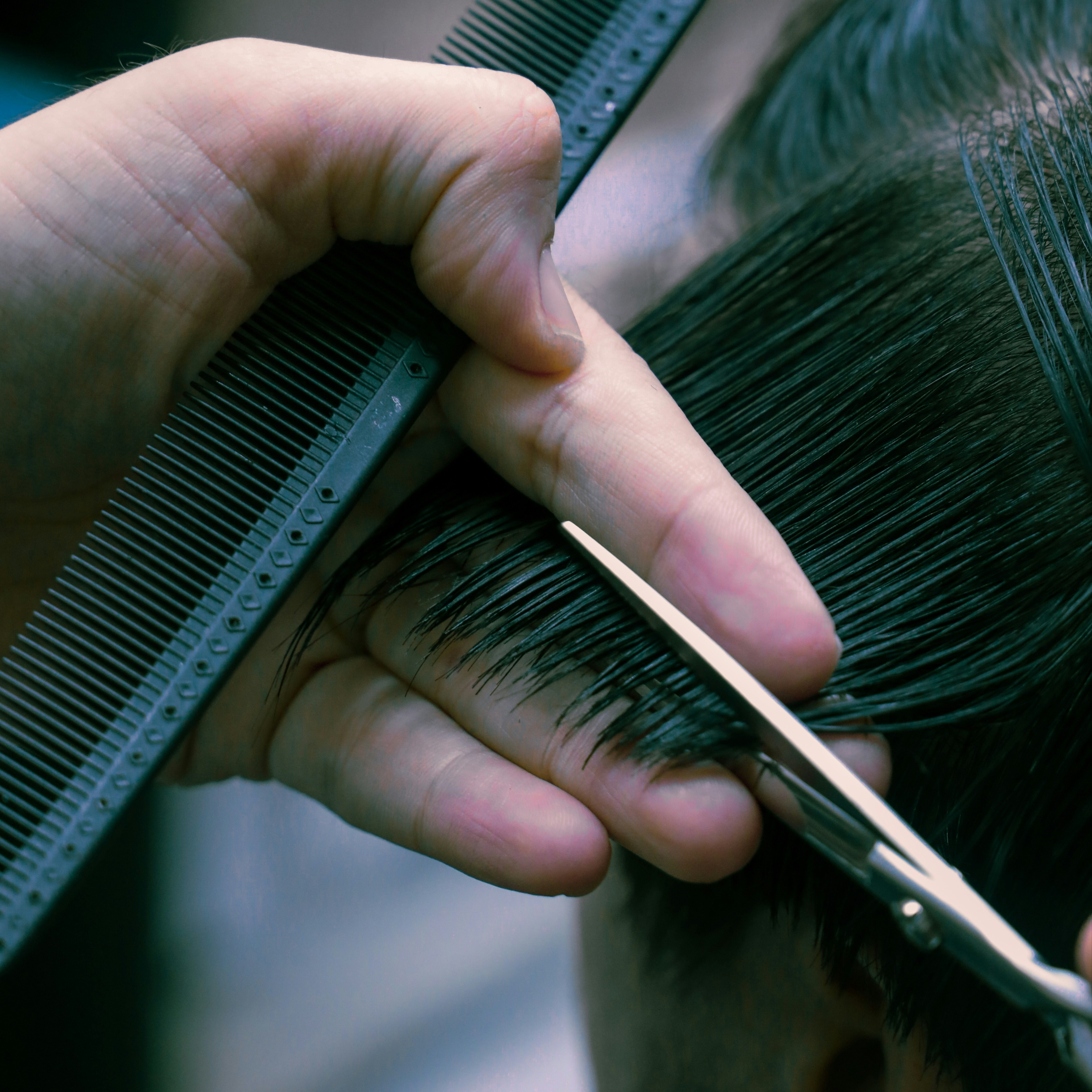 Men's Haircut at Summer's Blowout in Northbrook, IL