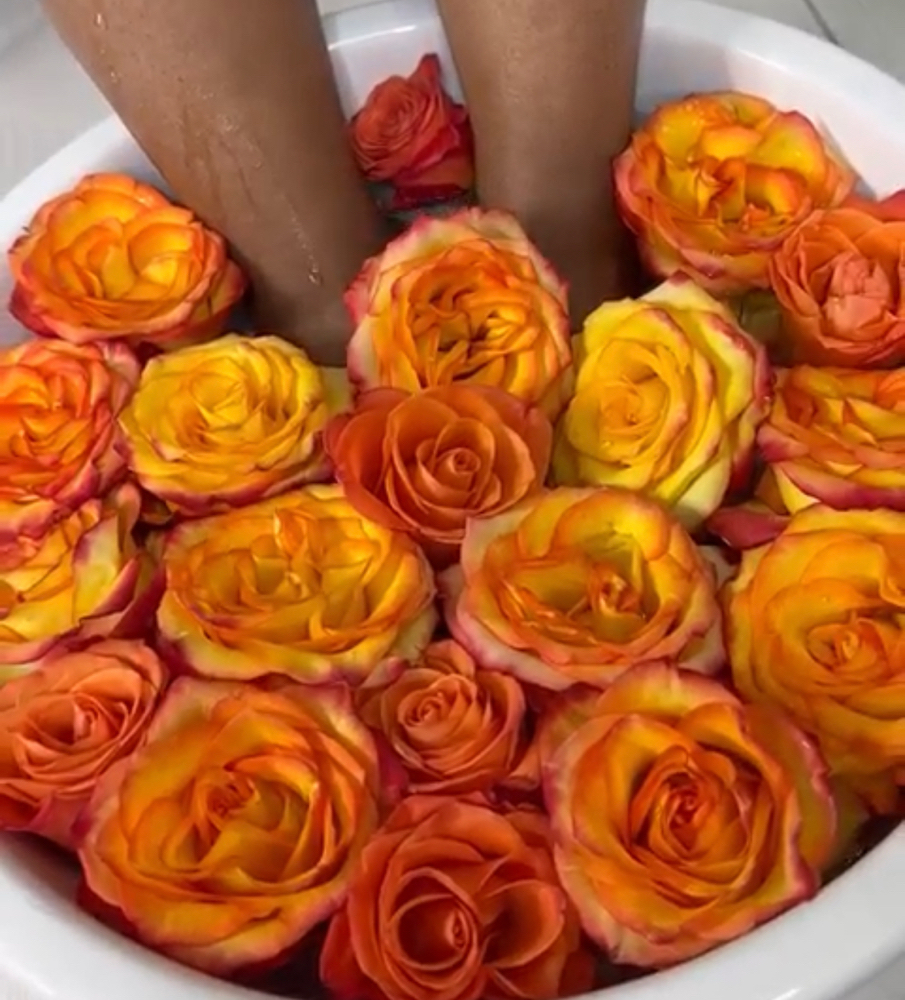 Champange & Roses Pedicure