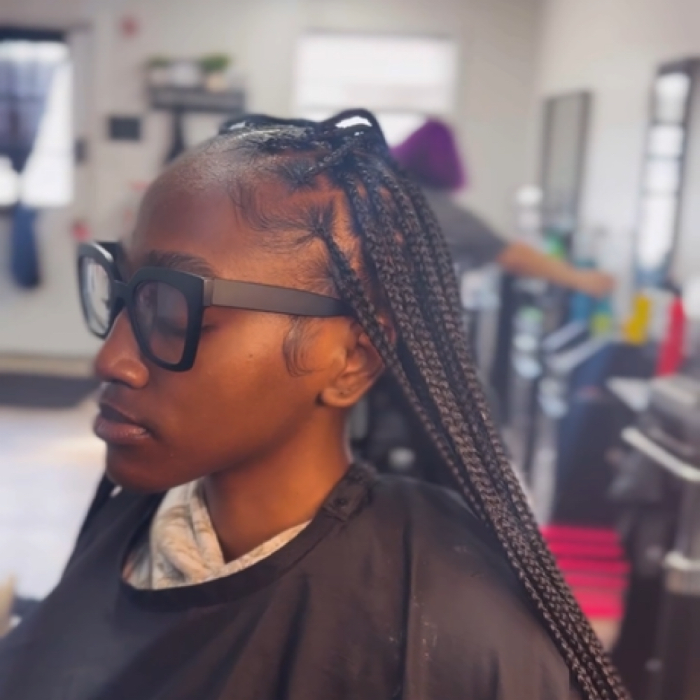 Smedium Knotless at TheHairAllure in Indianapolis, IN