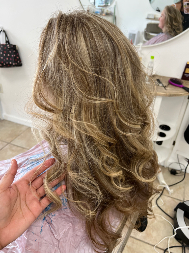 Highlights/Custom Color at Raquelsbeautybar in Fresno, CA