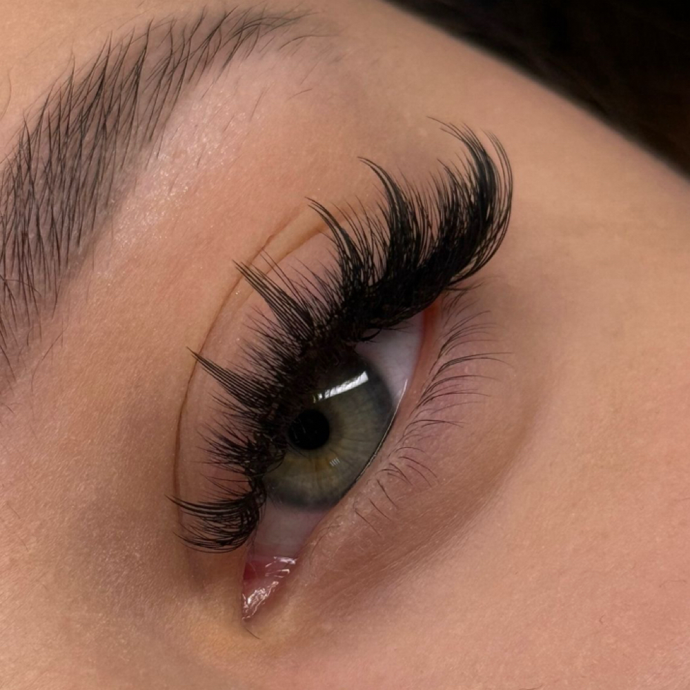 Wispy Set at Belleza Naturalé Aesthetics in Milwaukee, WI