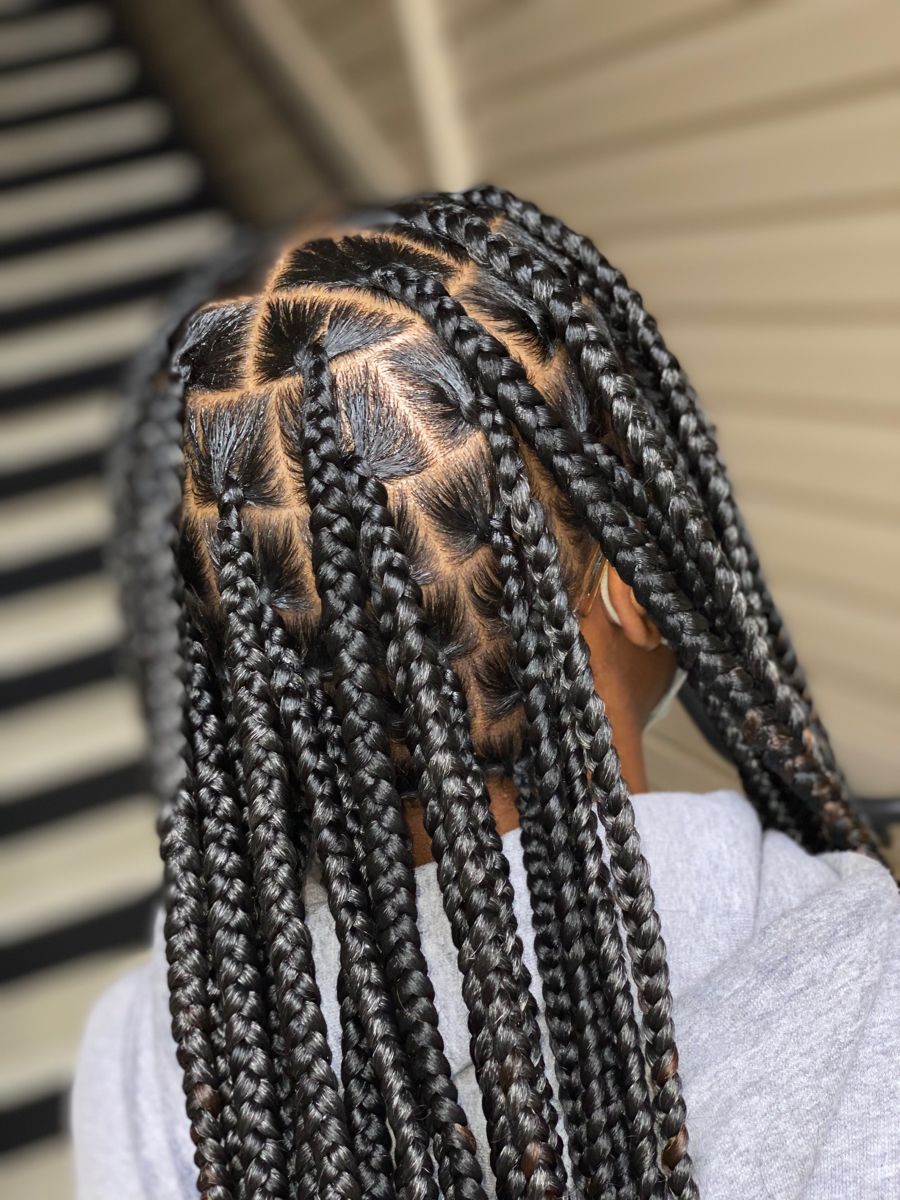 MEDIUM KNOTLESS BRAIDS
