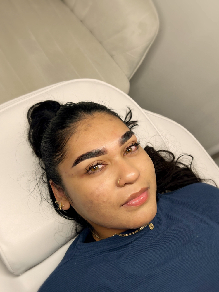 Brow Lamination & Tint
