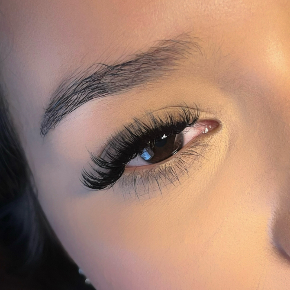 The Bombshell Set at The Beauty Effectt LLC in Tucson, AZ