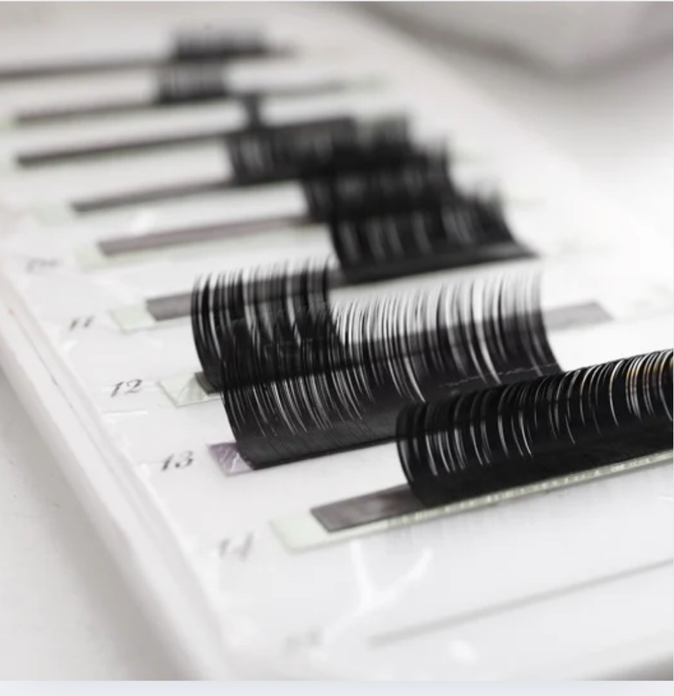 Hybrid or Classic Eyelash Extension