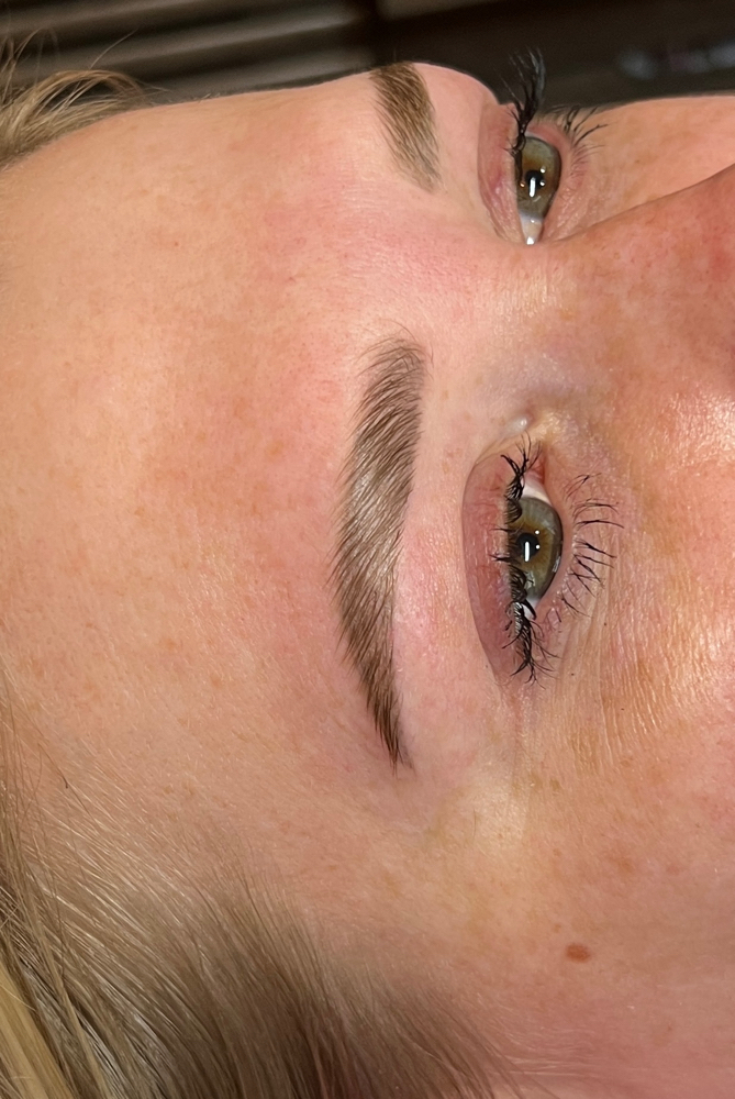 Brow Lamination + clean up