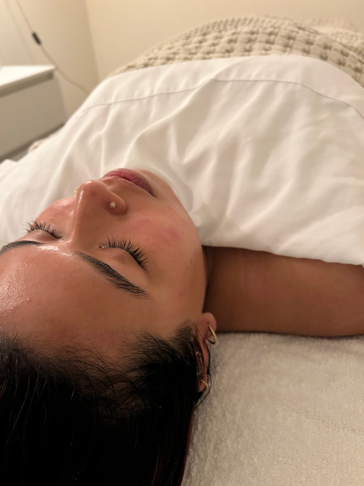 Lymphatic Drainage Facial