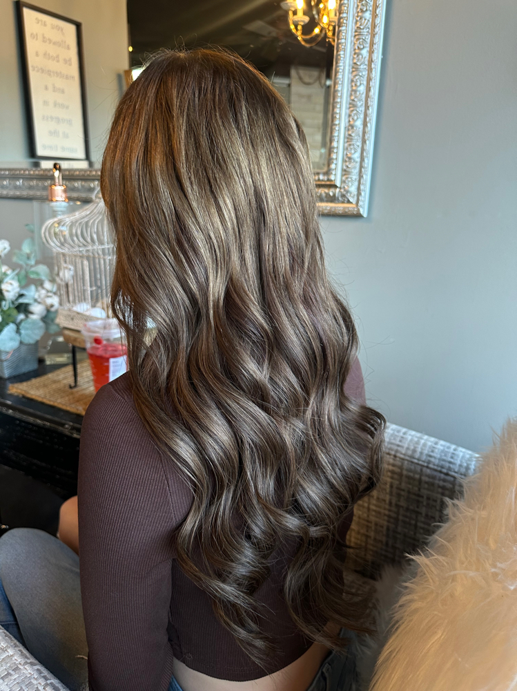 Root Touch Up 1 at Hunters Beauty Haven in Warren, OH