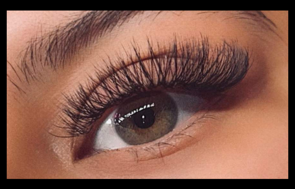 Eyelash Extensions (model)