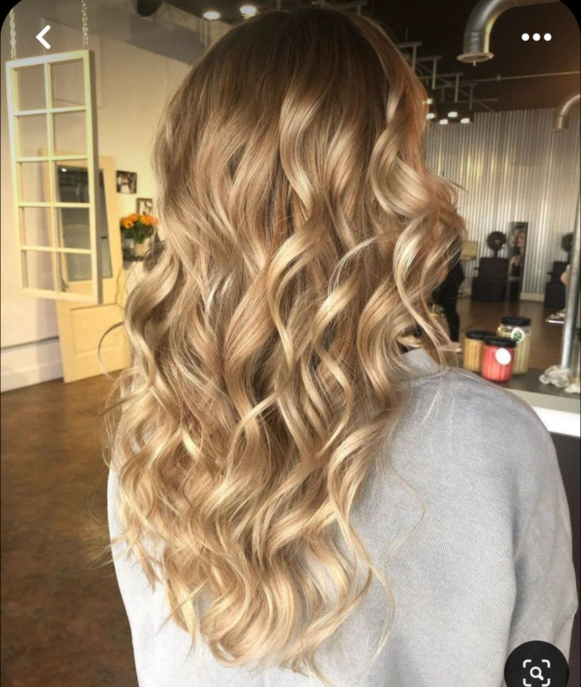 Style / Curling Hair at Michelle @ Bombshell Beauty Salon in Corpus Christi, TX