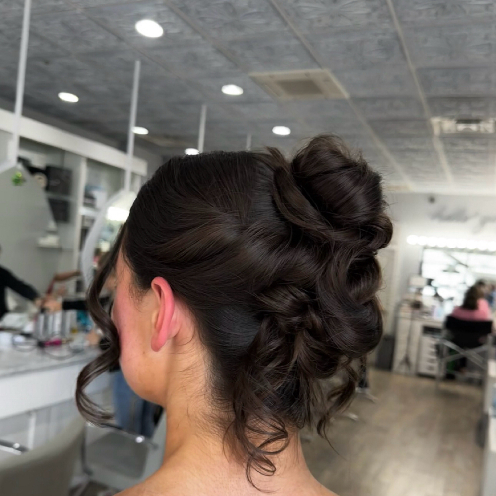 Updo Glam at V’s Glam Blowouts in Metairie, LA