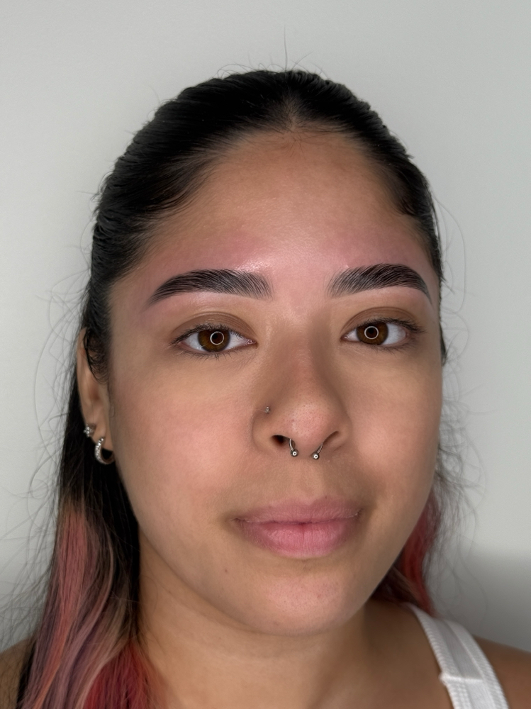 Brow Lamination with Shaping