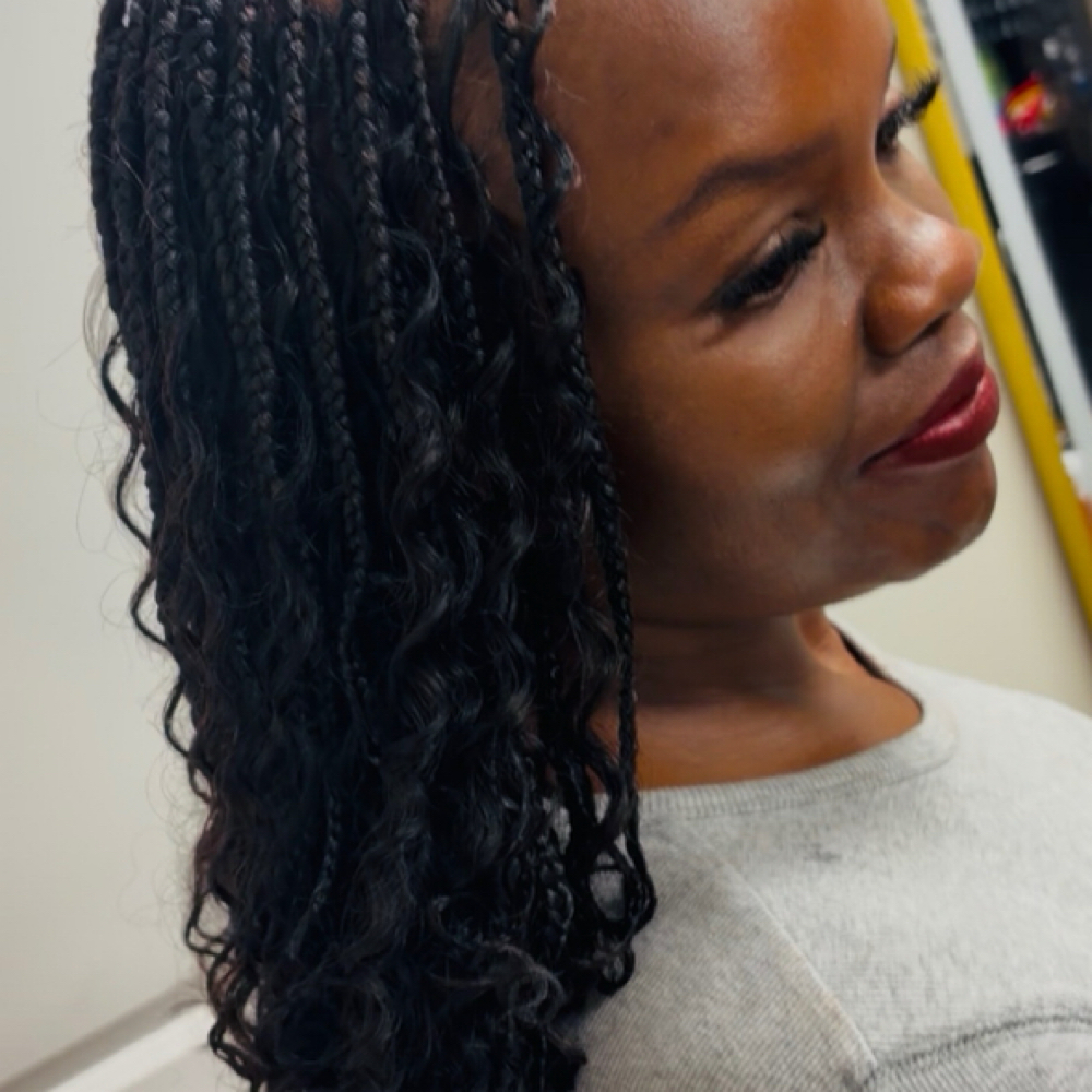 Knotless Boho BOB; Medium at Glow Braid Lounge in Pearland, TX