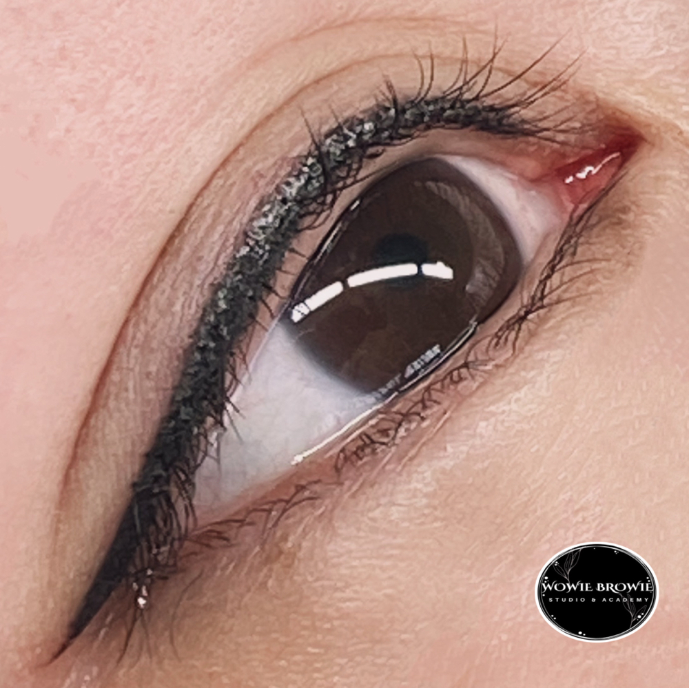Eyeliner With Tail