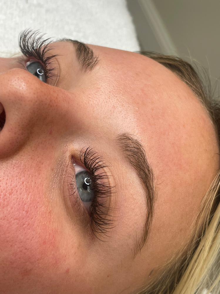 Classic Lashes With Sam