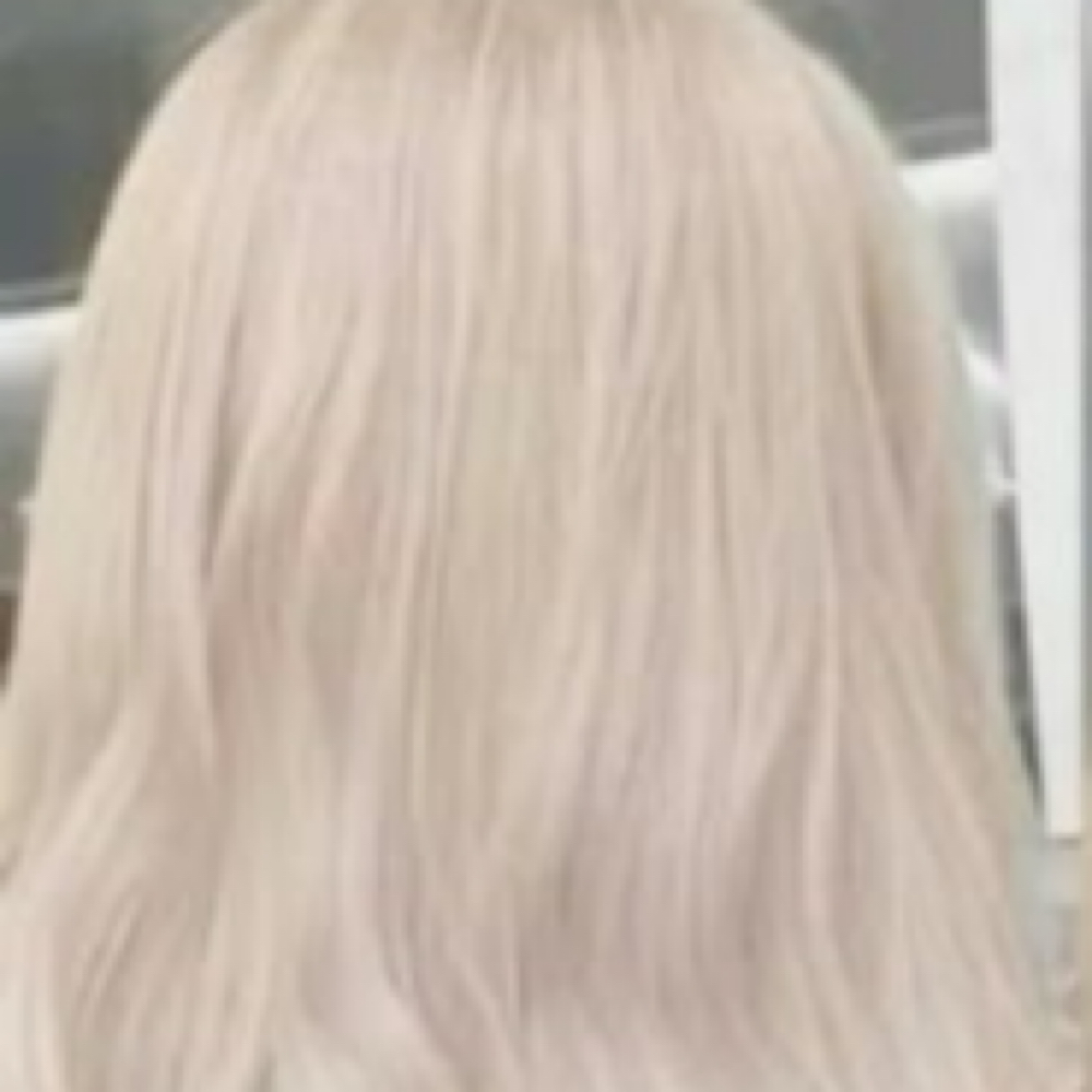 Bleach Blonde  - The High Priestess