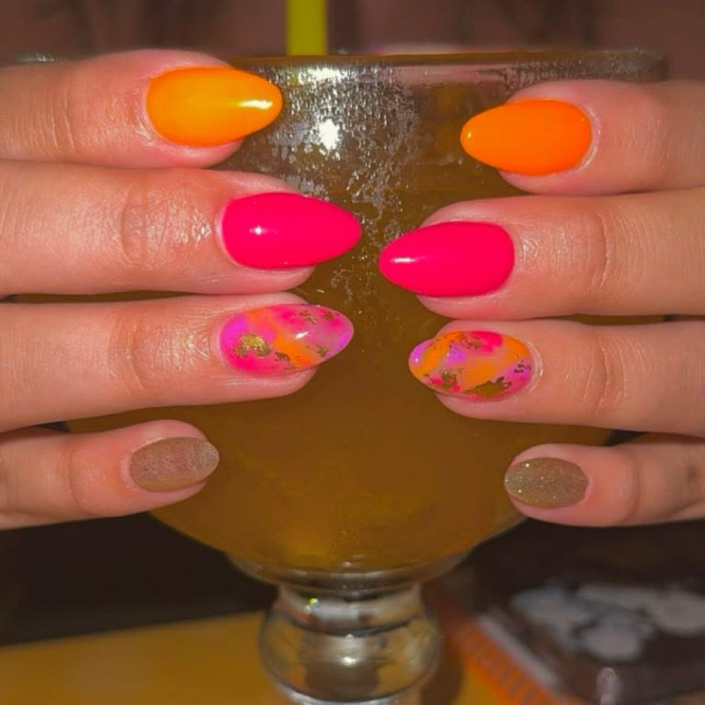 Nail Art - 2 Fingers at Shes Entitled in Massillon, OH