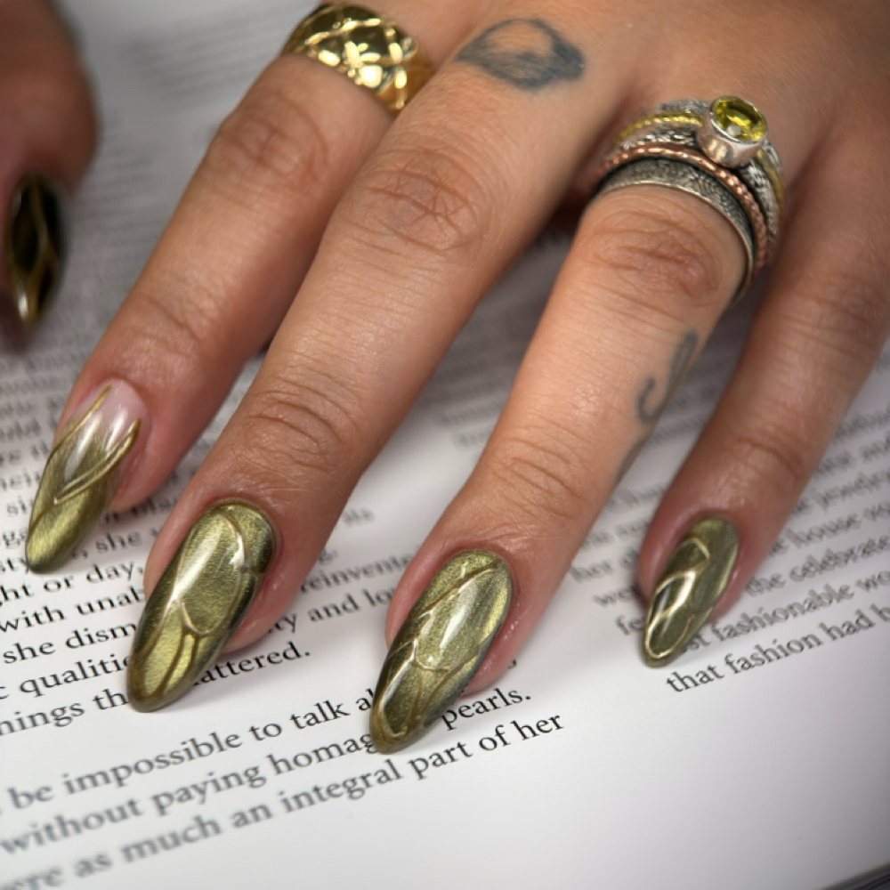 Cat Eye Effect at JNAILS STUDIO in Jacksonville, FL