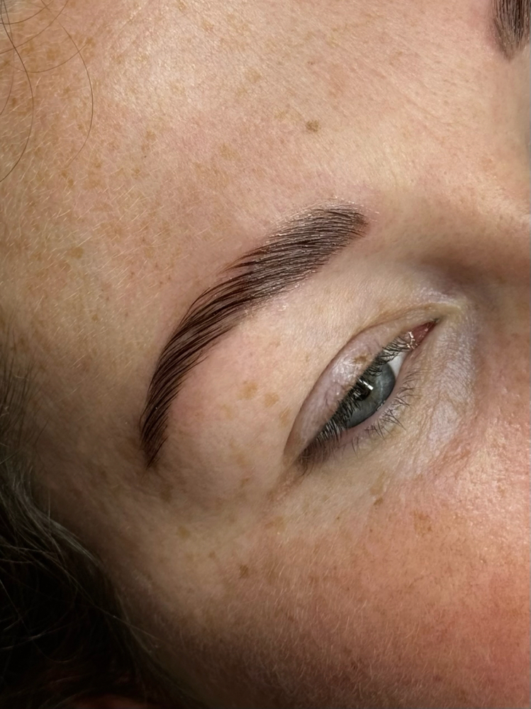 Brow Lamination + Tint