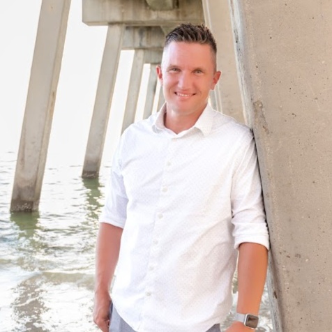 Men's Haircut at Honey & Comb Hair Studio in Venice, FL